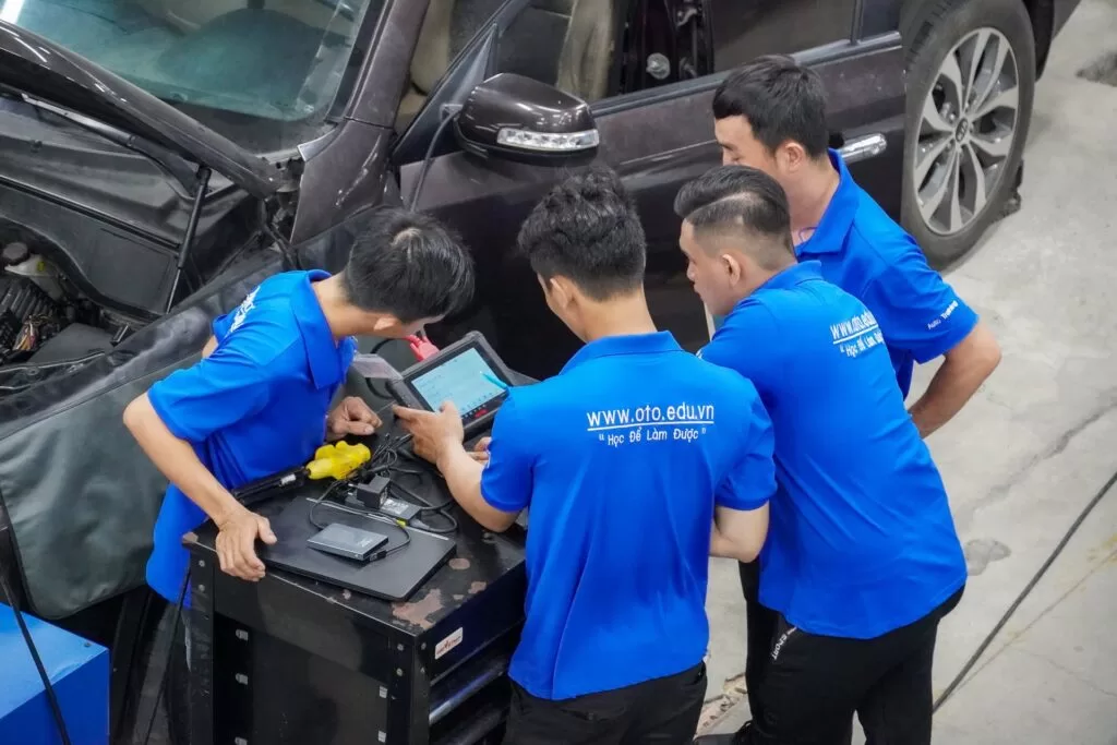 Thực hành trên xe thật