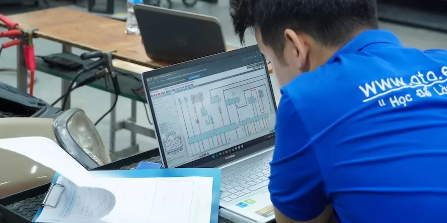 Đấu nối hệ thống điện