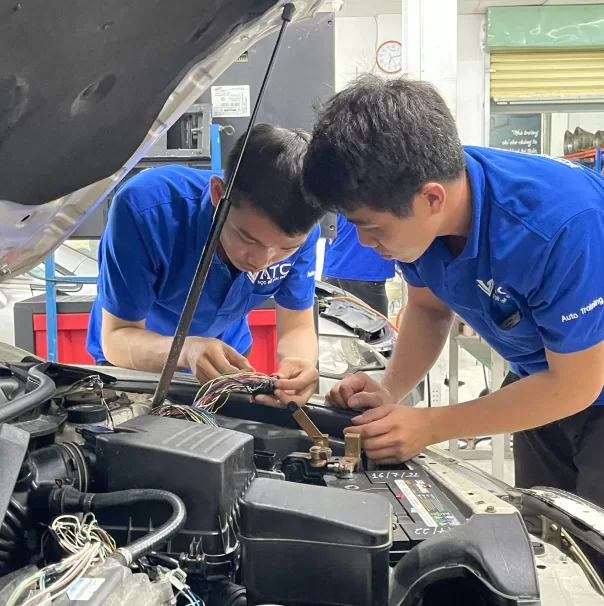 70% thời lượng thực hành